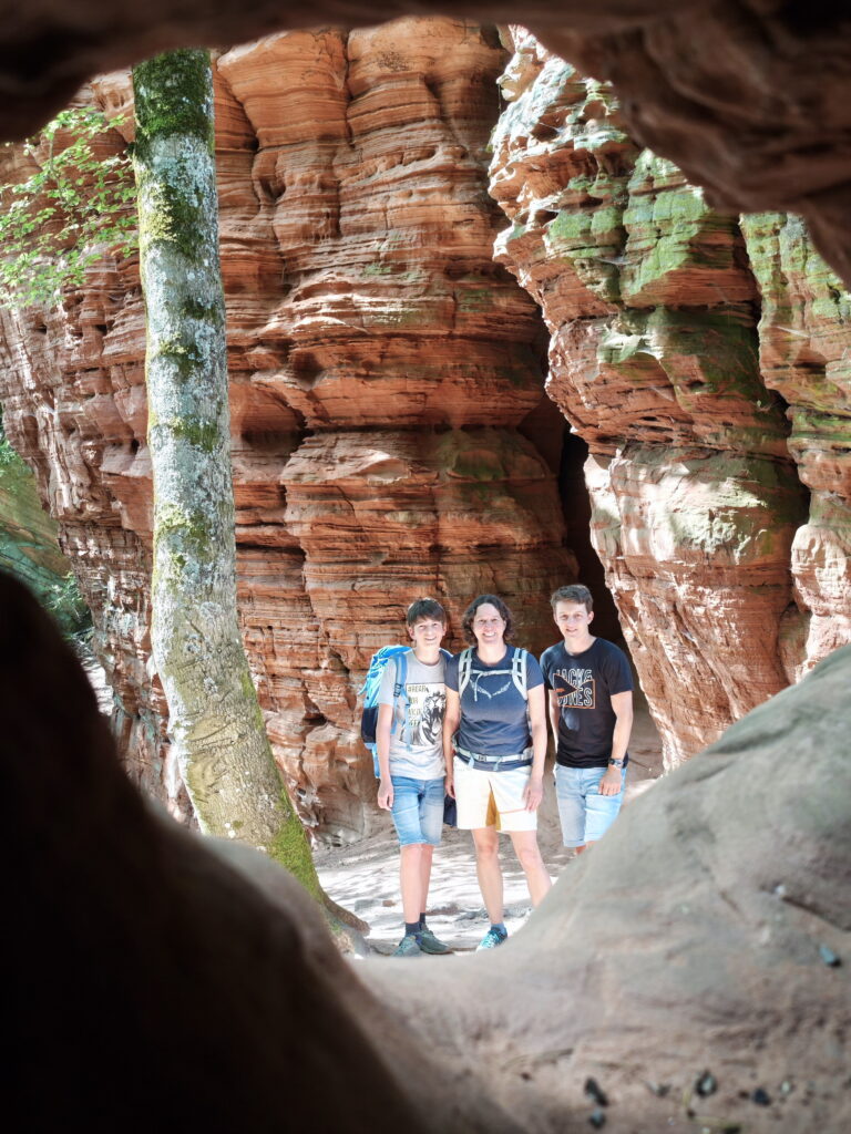 Die Altschloßfelsen leuchten orange - besonders magisch bei Sonne